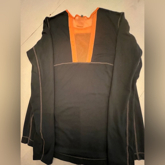 NIKE LADIES DRI FIT LONG SLEEVE POLYESTER SPORTS TOP. SIZE SMALL - Picture 5 of 8